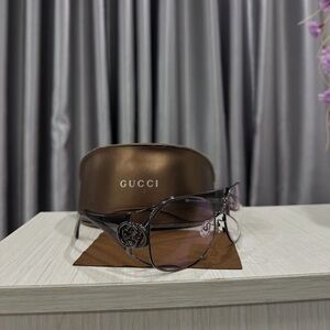 Gucci‎ Black Sunglasses for Women Specification 64-15-120